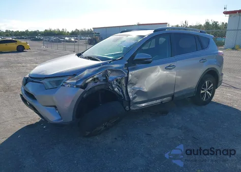 2017 Toyota Rav4 Xle z USA, uszkodzony, nr VIN 2T3WFREV4HW389234